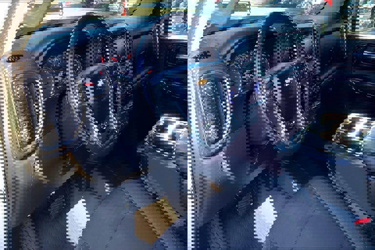 Used 2021 Chevrolet Silverado 2500 LT w/ Convenience Package image 16