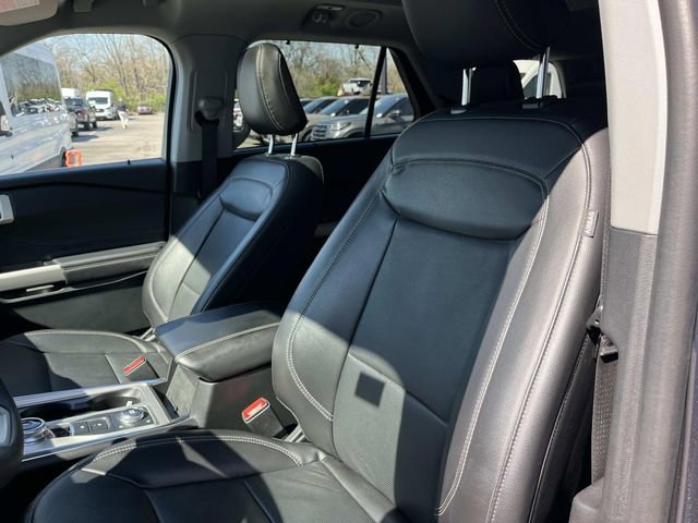 Certified 2023 Ford Explorer Limited w/ Equipment Group 301A image 29