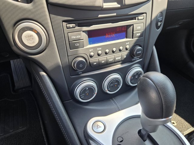 Used 2020 Nissan 370Z Coupe RWD image 22