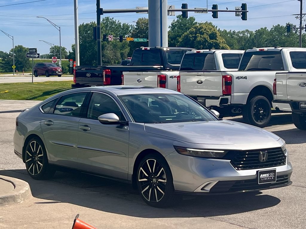 Used 2023 Honda Accord Touring image 7