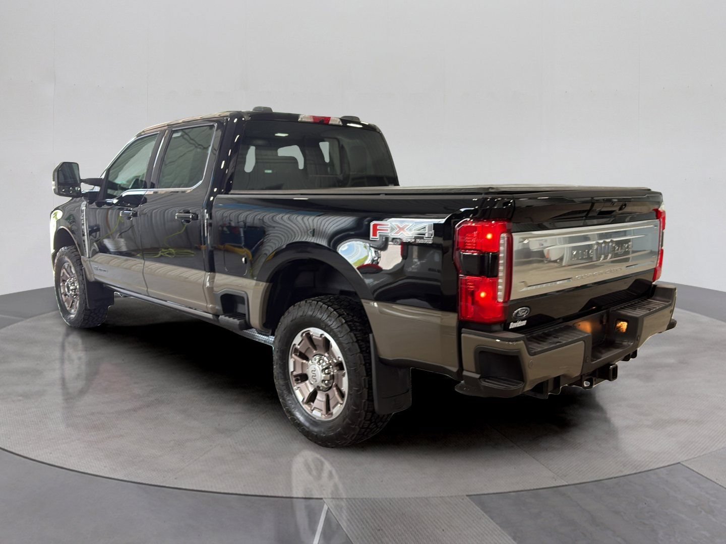 Certified 2026 Ford F250 King Ranch w/ FX4 Off-Road Package AWD/4WD image 3