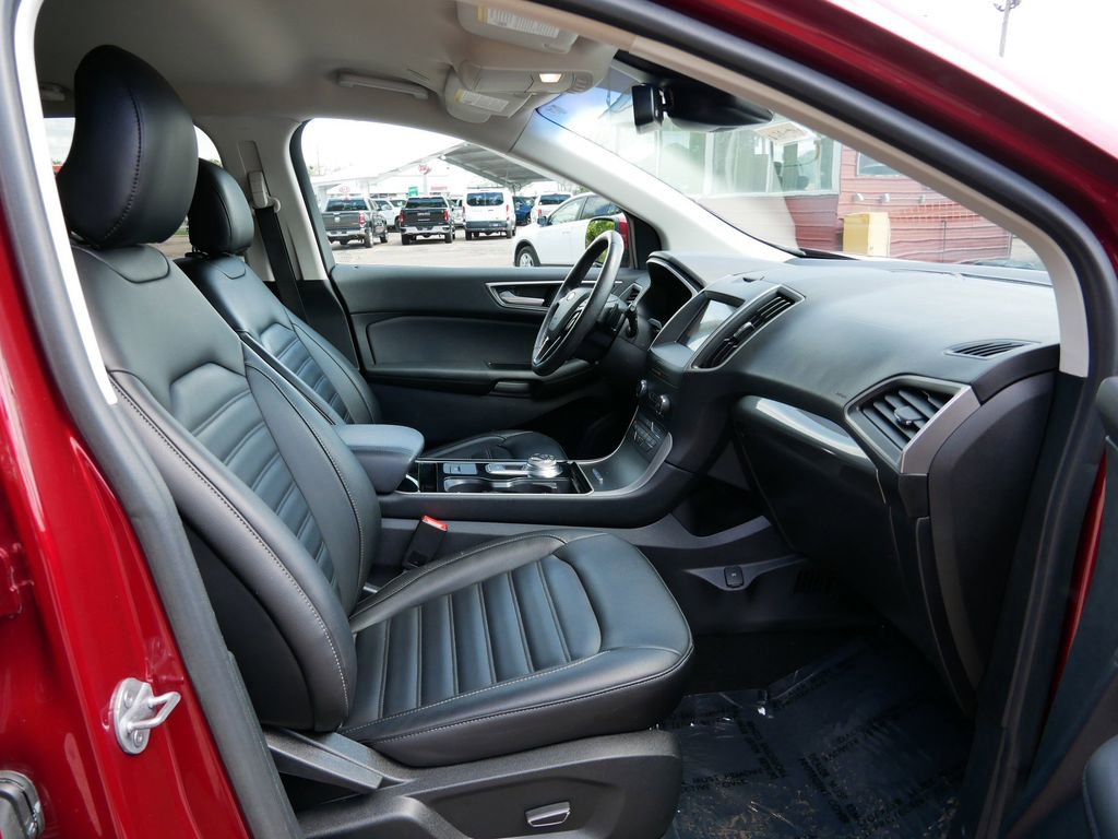 Certified 2019 Ford Edge SEL w/ Equipment Group 201A AWD/4WD image 8