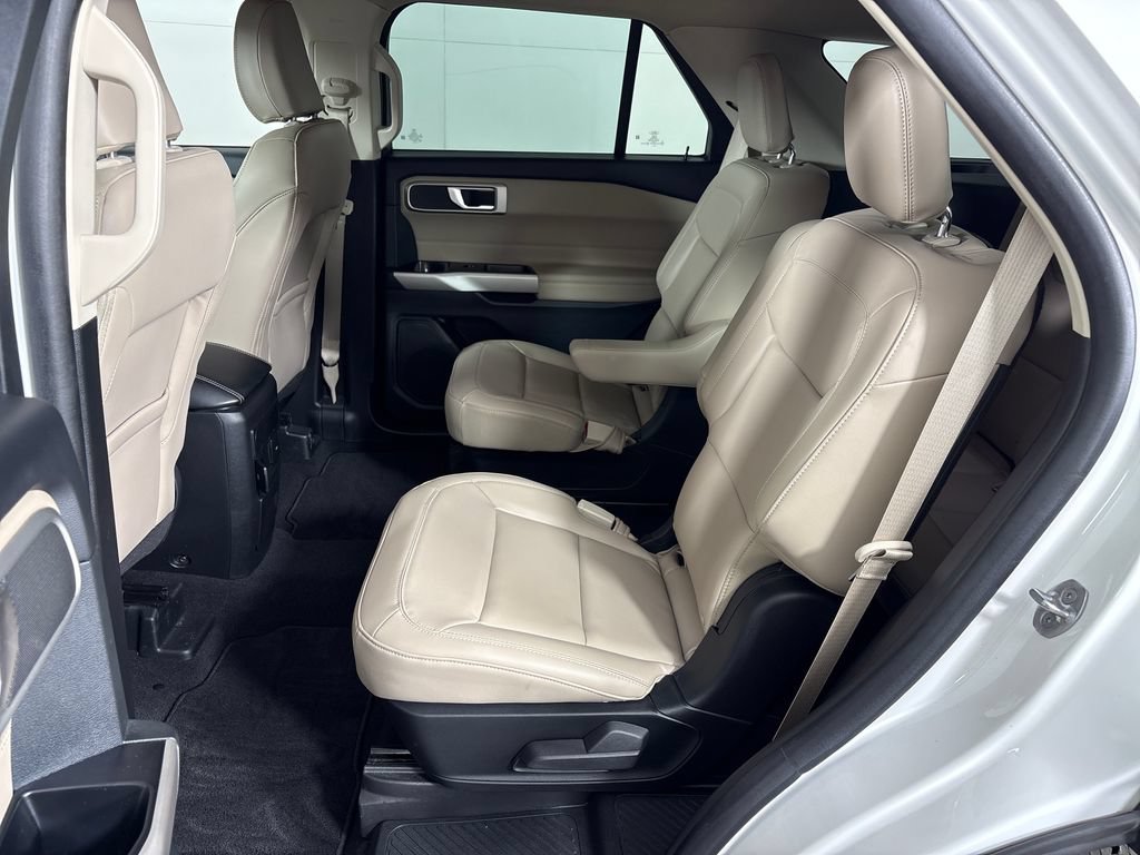 Certified 2023 Ford Explorer XLT w/ Equipment Group 202A RWD image 31