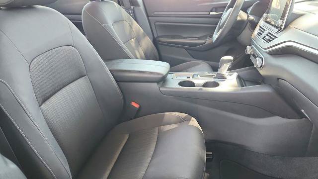 Used 2025 Nissan Altima 2.5 SV AWD/4WD image 30