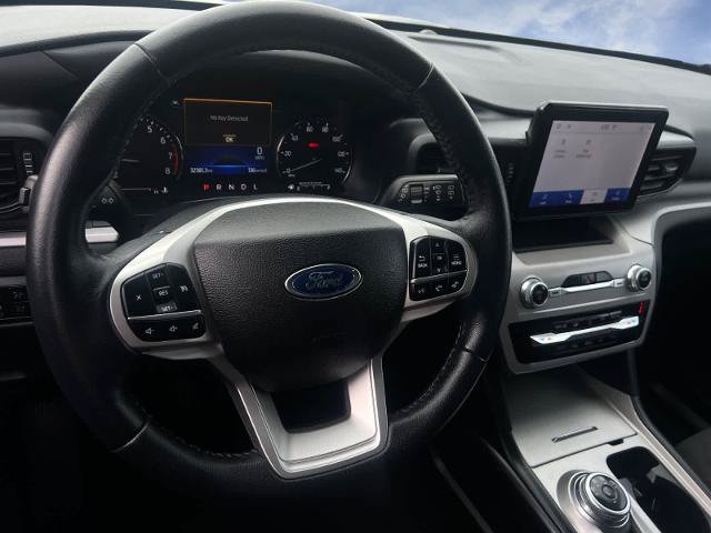 Certified 2023 Ford Explorer XLT RWD image 11