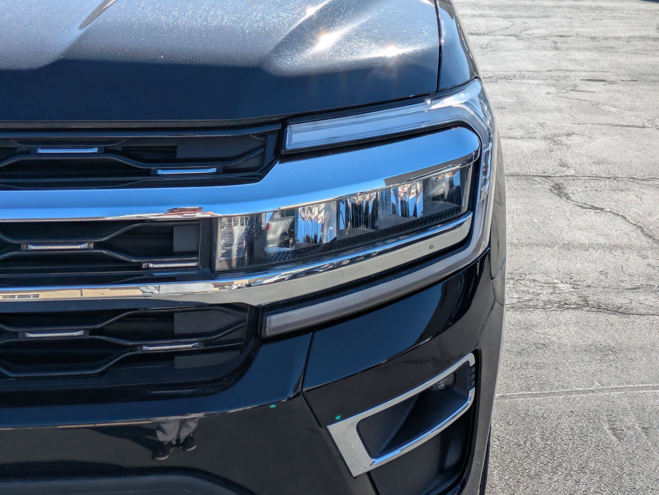 Certified 2024 Ford Expedition Limited image 14