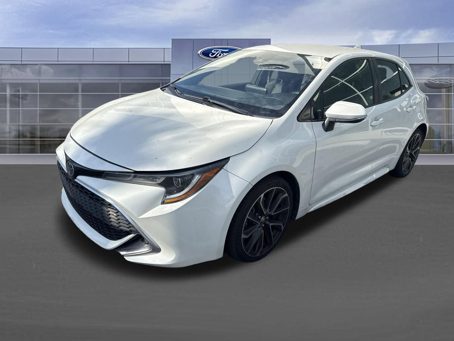Used 2019 Toyota Corolla XSE FWD image 9
