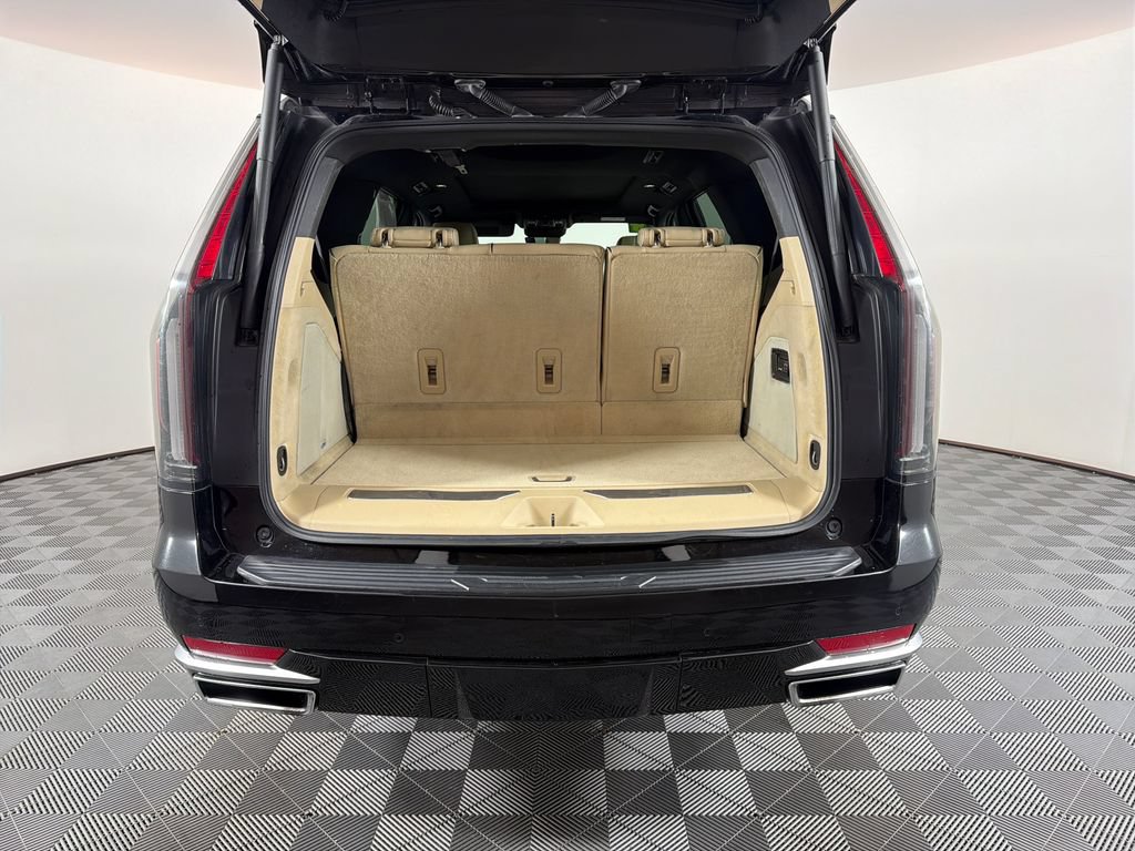 Used 2024 Cadillac Escalade Premium Luxury AWD/4WD image 27