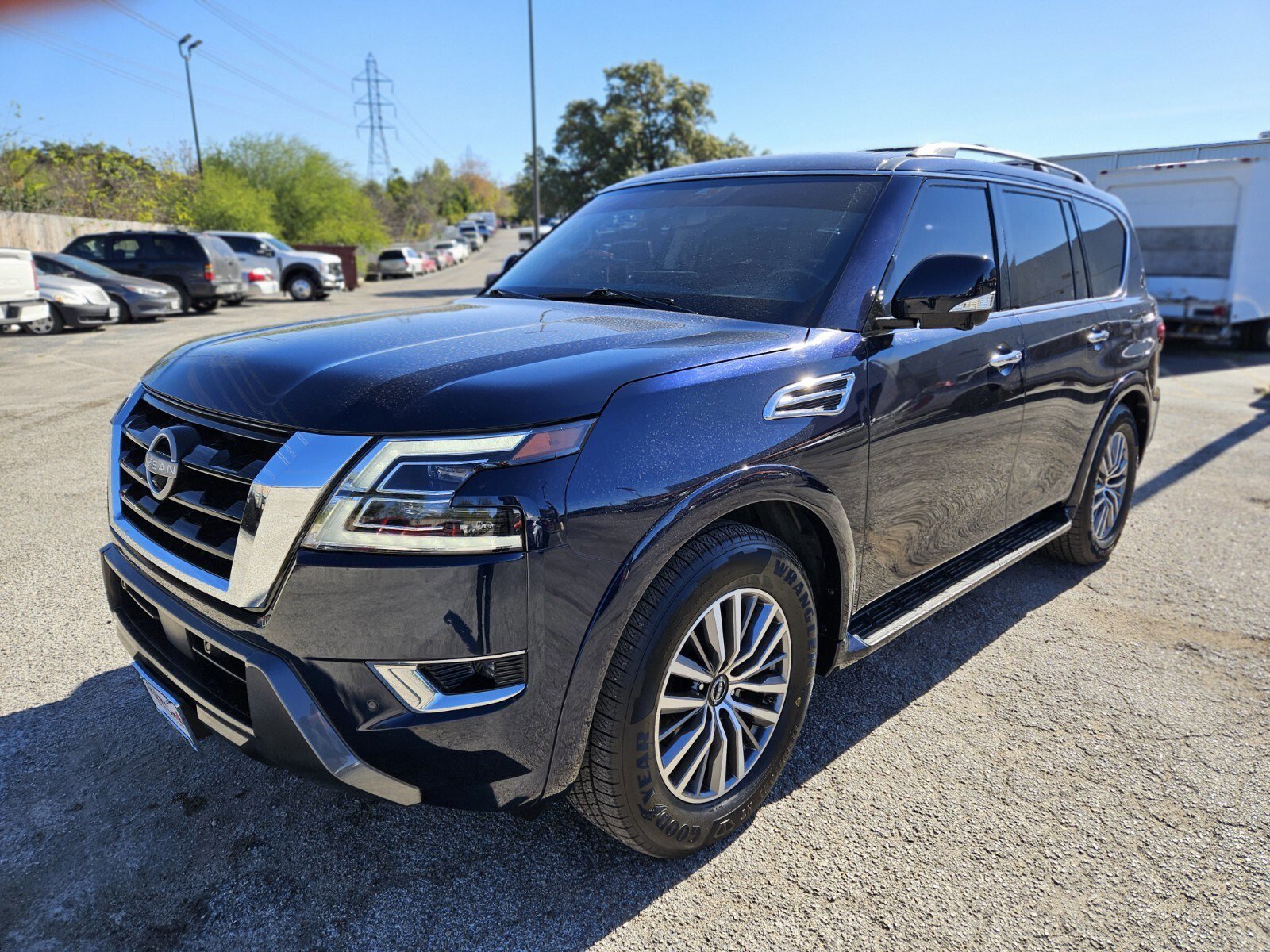 Used 2022 Nissan Armada SL w/ Captain's Chairs Package image 7
