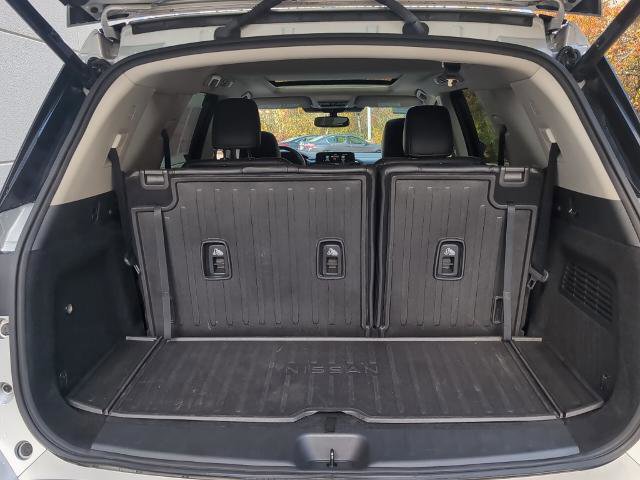 Used 2022 Nissan Pathfinder Platinum w/ Cargo Package image 9