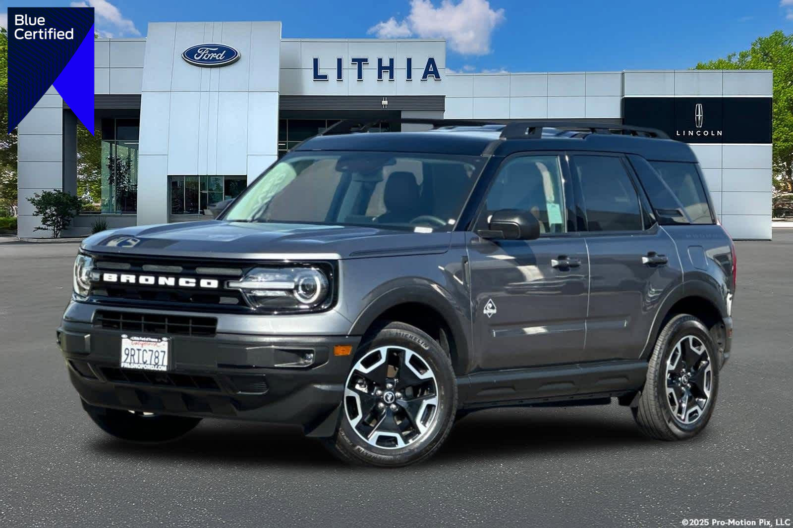 Certified 2024 Ford Bronco Sport Outer Banks w/ Topo Graphic Package image 1