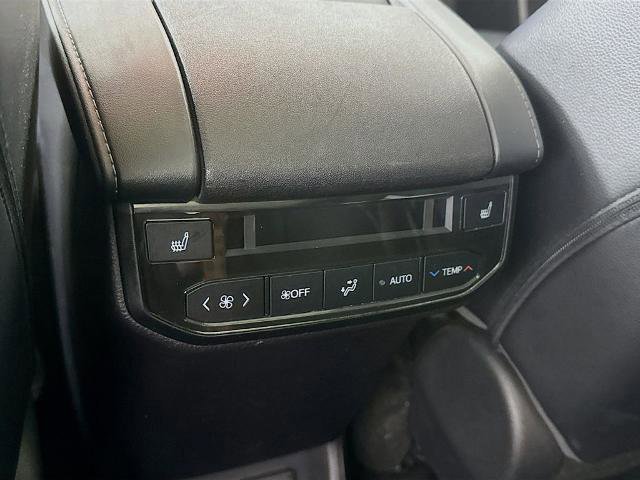 Used 2022 Toyota Highlander Platinum image 26