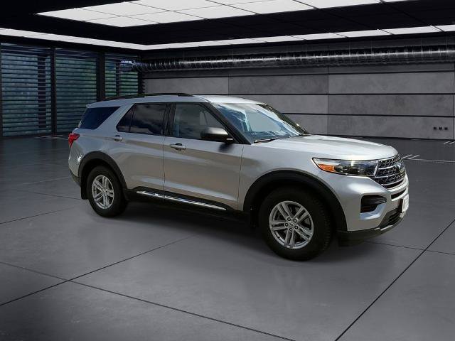 Certified 2022 Ford Explorer XLT w/ Class IV Trailer Tow Package AWD/4WD image 2