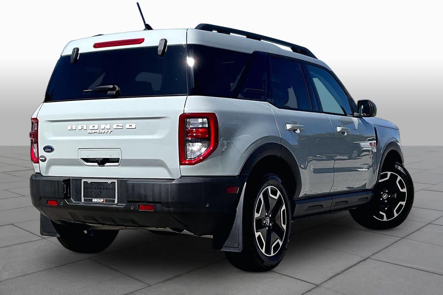 Certified 2023 Ford Bronco Sport Outer Banks w/ Tech Package AWD/4WD image 13