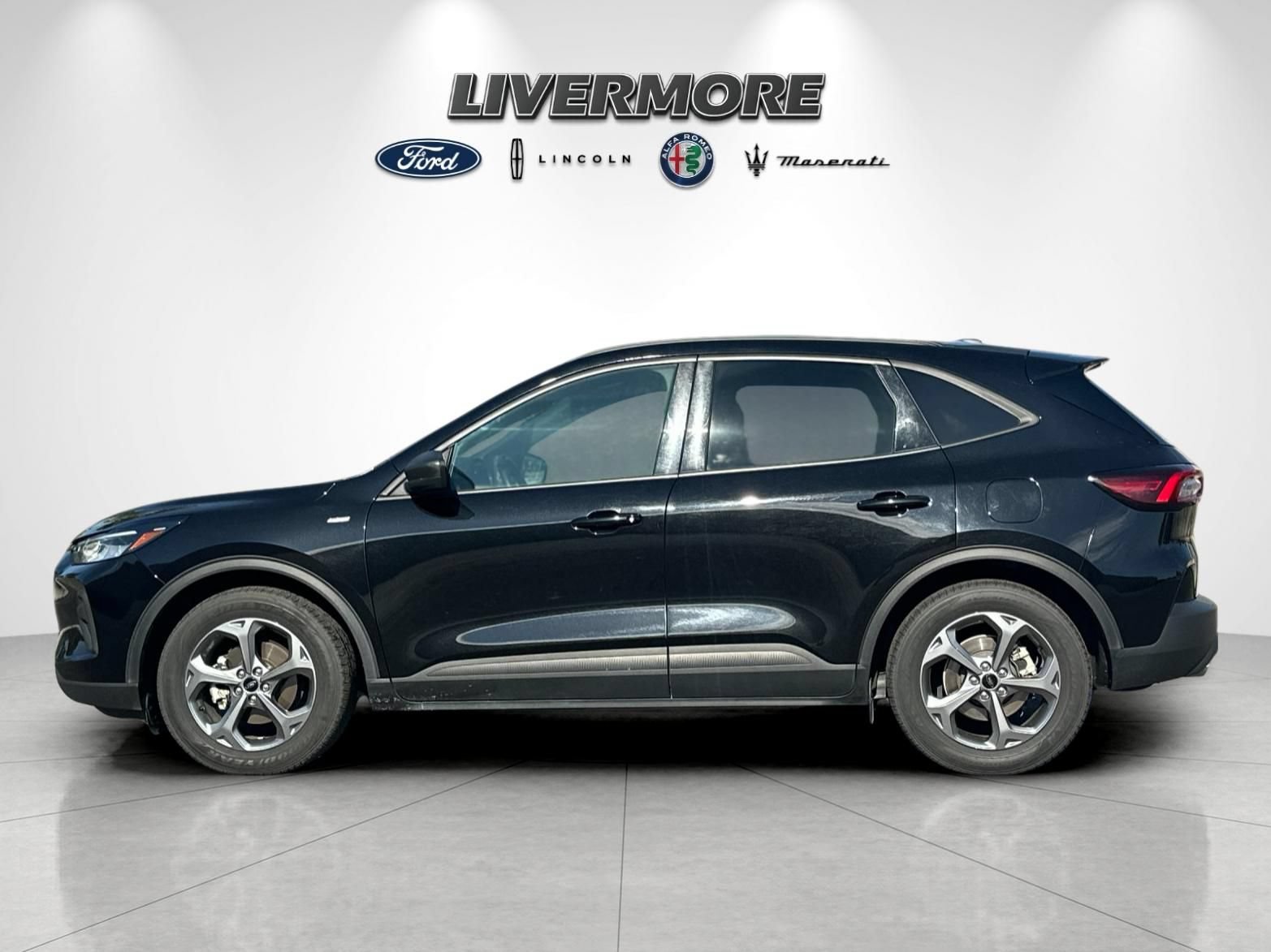 Certified 2025 Ford Escape ST-Line FWD image 6