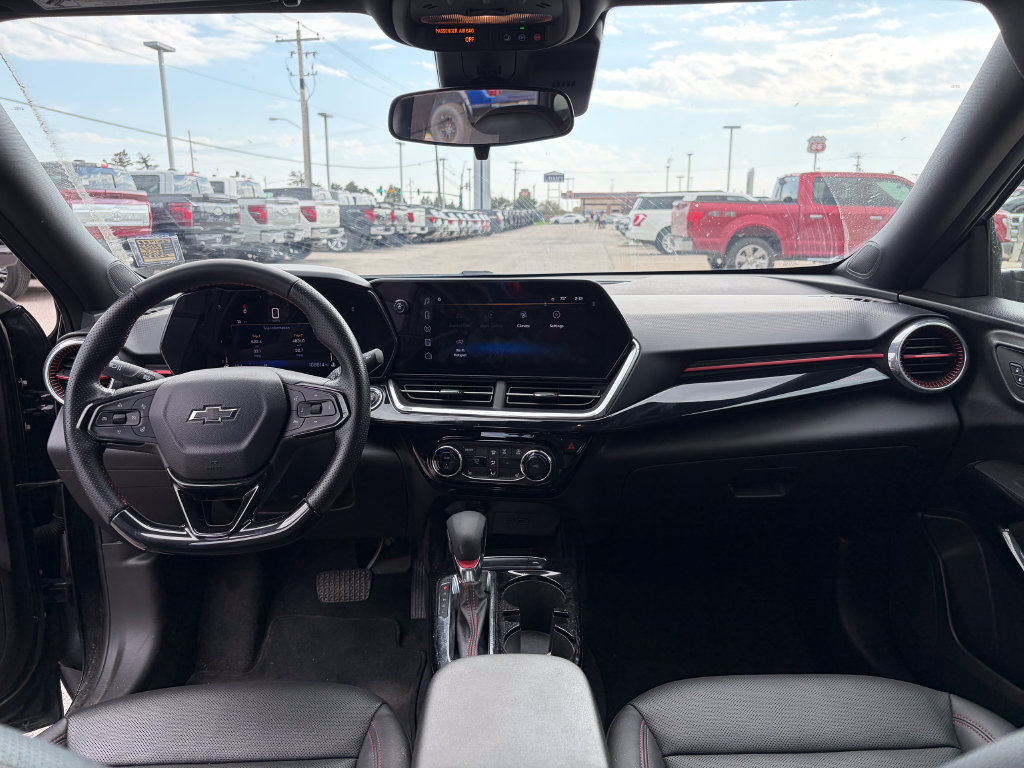 Used 2024 Chevrolet Trax RS w/ Sunroof Package FWD image 26