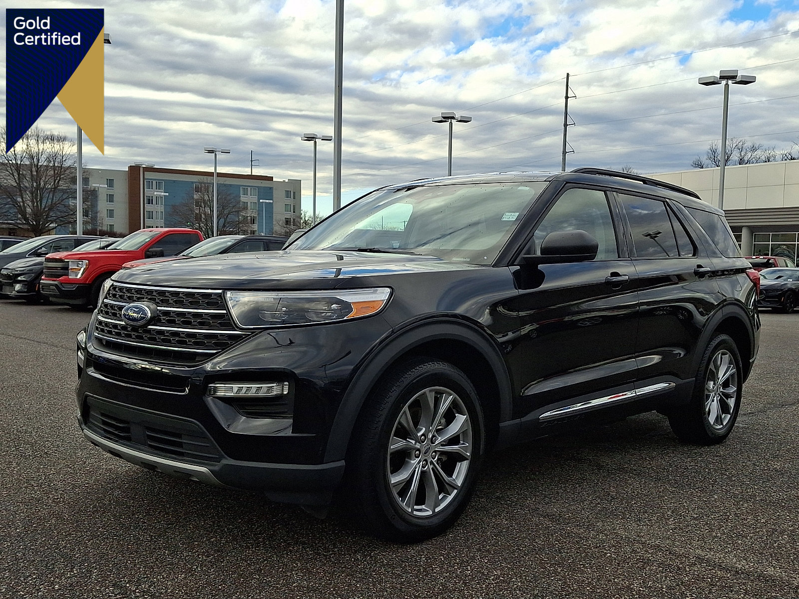 Certified 2022 Ford Explorer XLT w/ Equipment Group 202A image 1