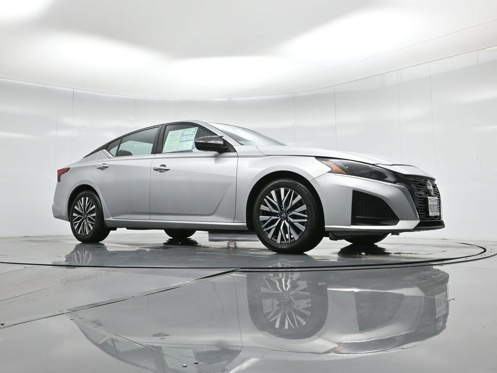 Used 2023 Nissan Altima 2.5 SV image 6