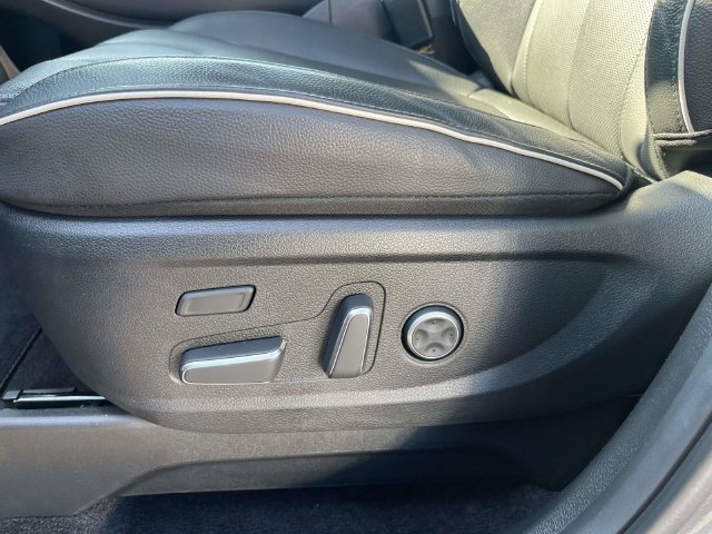 Used 2024 Hyundai Palisade Limited AWD/4WD image 21