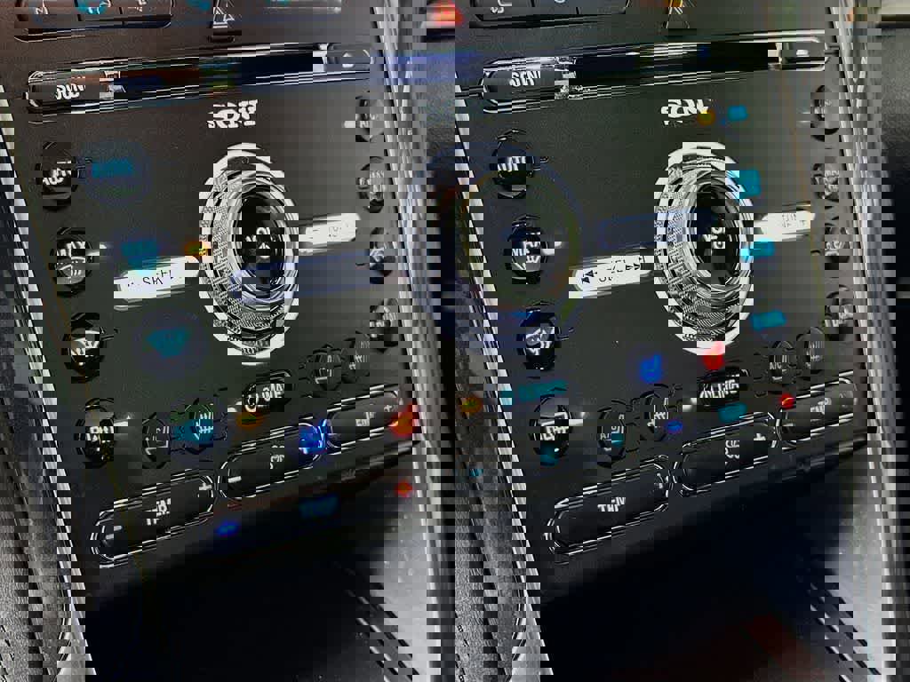 Certified 2017 Ford Explorer Platinum image 21