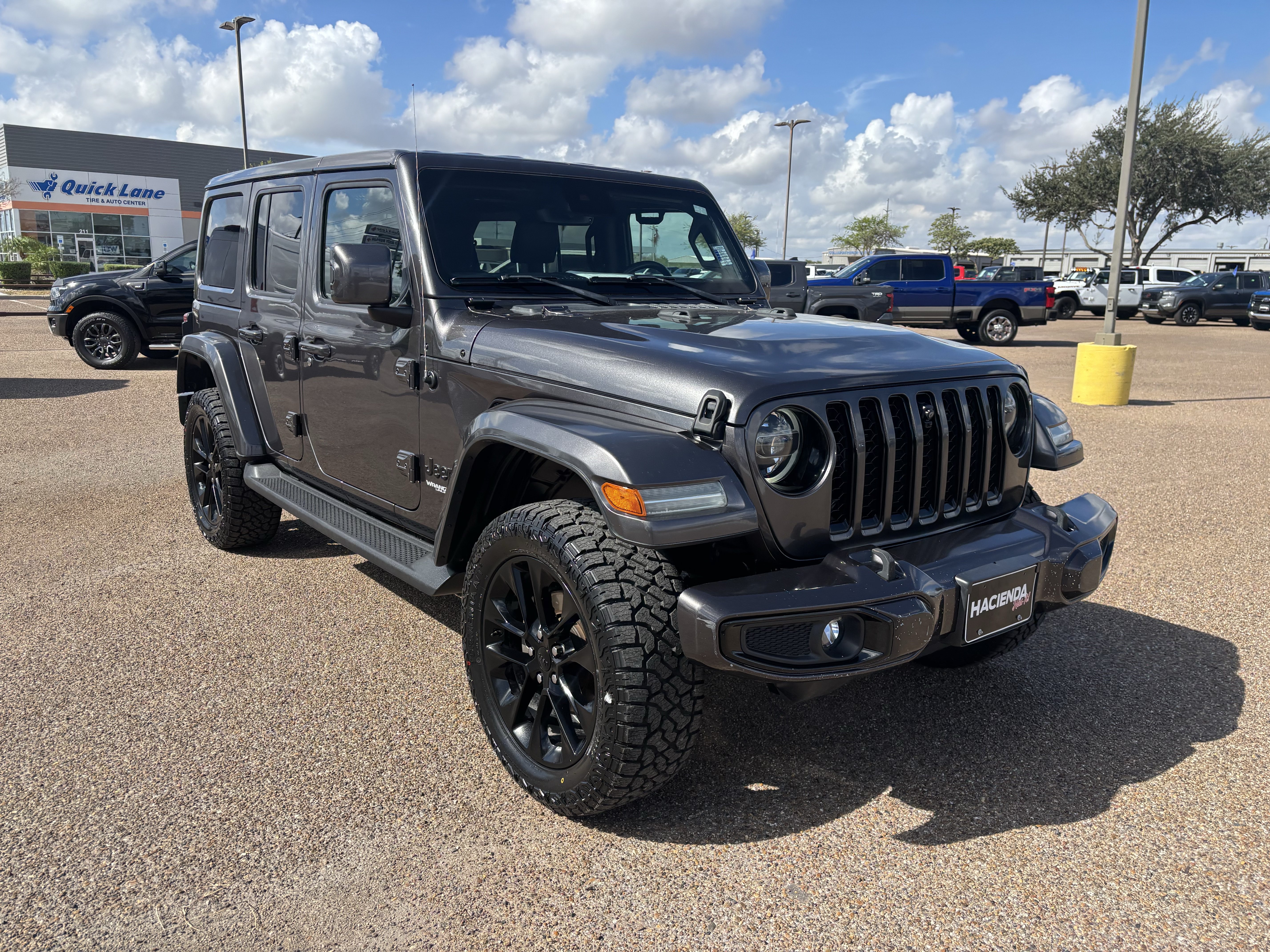 Used 2021 Jeep Wrangler Unlimited Sahara AWD/4WD image 6