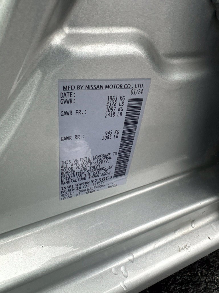 Used 2024 Nissan Altima 2.5 SV FWD image 14