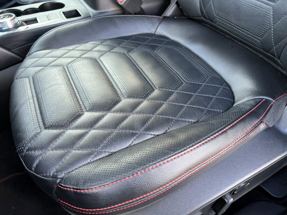 Certified 2023 Ford Escape ST-Line Elite w/ Premium Technology Package image 18