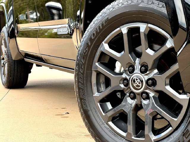 Used 2024 Toyota Tundra Platinum AWD/4WD image 7