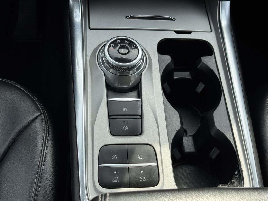 Certified 2023 Ford Explorer XLT w/ Equipment Group 202A RWD image 8