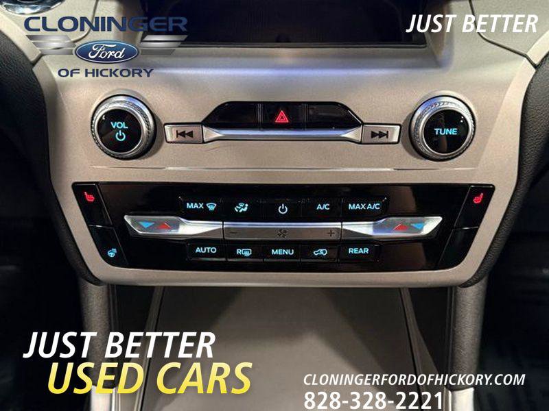 Certified 2022 Ford Explorer XLT w/ Equipment Group 202A image 29