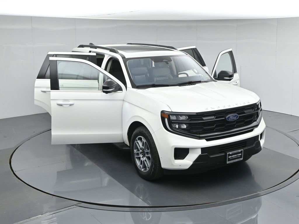 Certified 2025 Ford Expedition Active AWD/4WD image 45