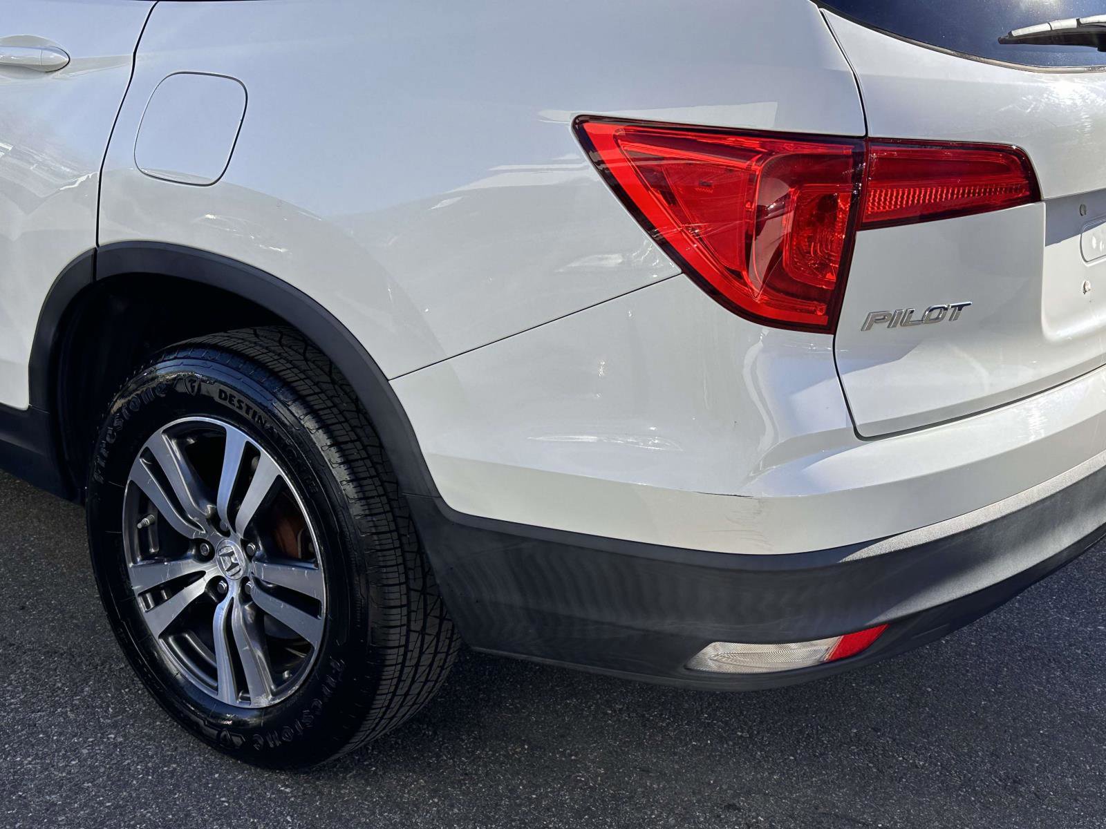 Used 2018 Honda Pilot EX image 10