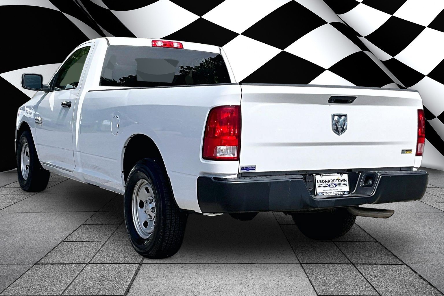 Used 2018 RAM 1500 Express RWD image 15
