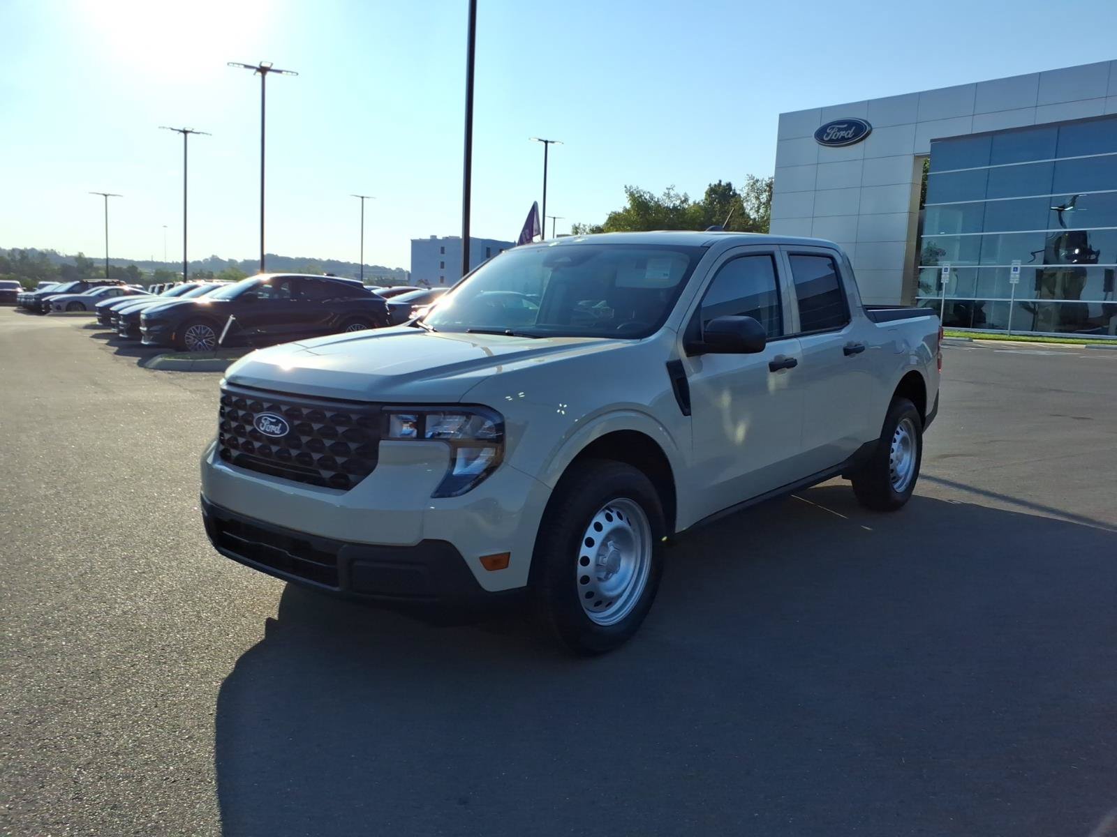 Certified 2025 Ford Maverick XL FWD image 7