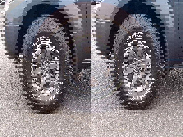 Used 2019 Nissan Frontier PRO-4X image 9