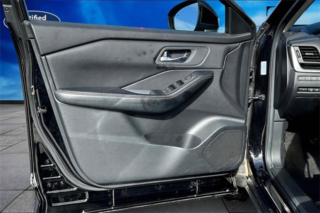 Used 2024 Nissan Rogue SV image 21