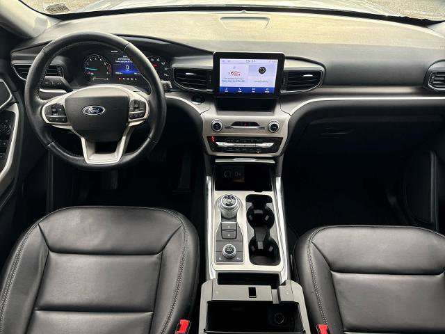 Certified 2022 Ford Explorer XLT w/ Equipment Group 202A image 11