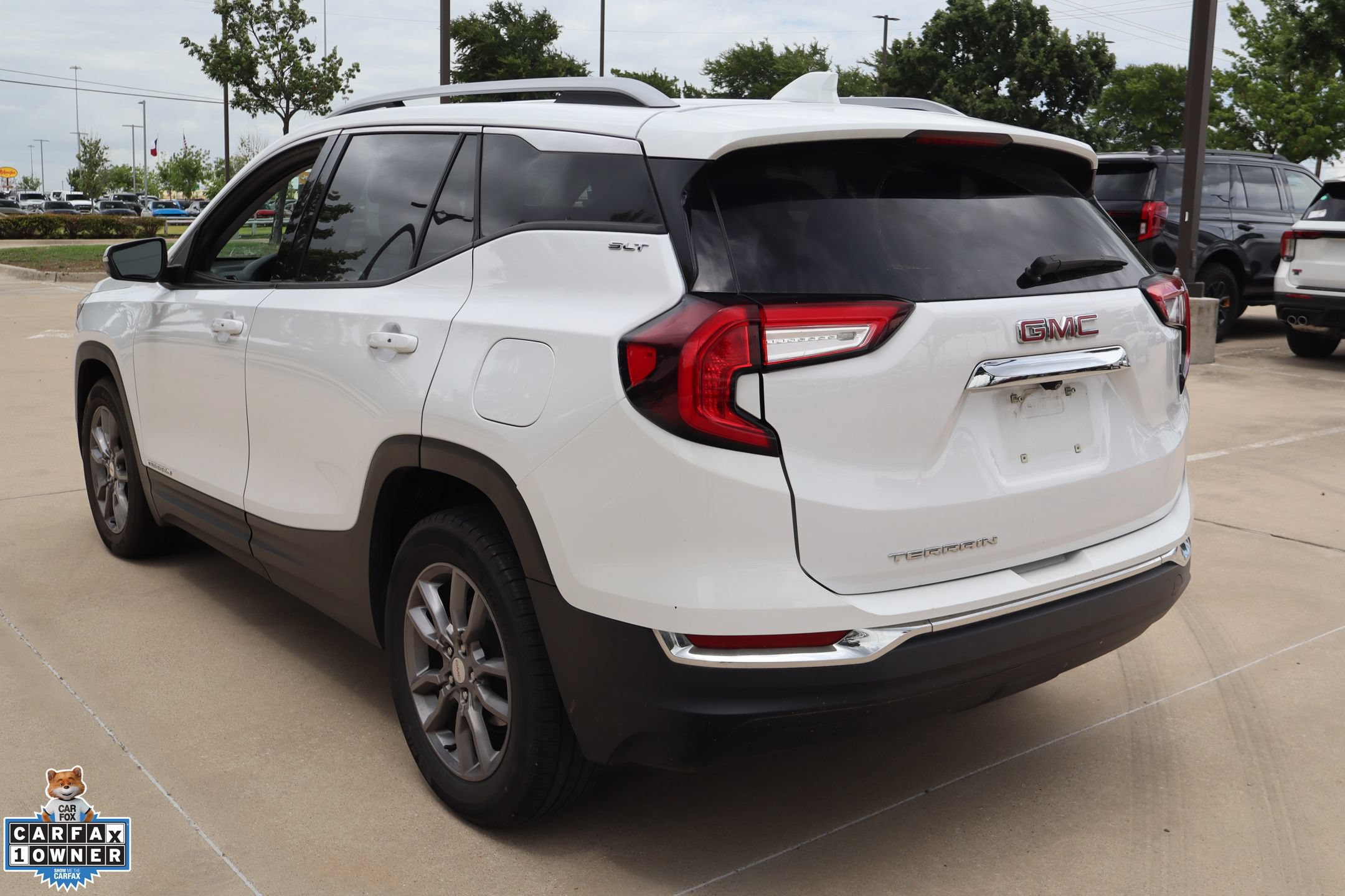 Used 2024 GMC Terrain SLT FWD image 6