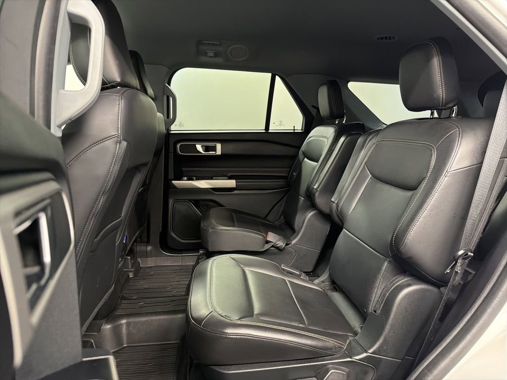 Certified 2023 Ford Explorer XLT w/ Equipment Group 202A AWD/4WD image 33