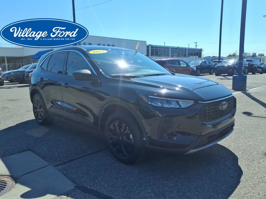 Certified 2023 Ford Escape Active w/ Tech Pack #1 AWD/4WD image 4