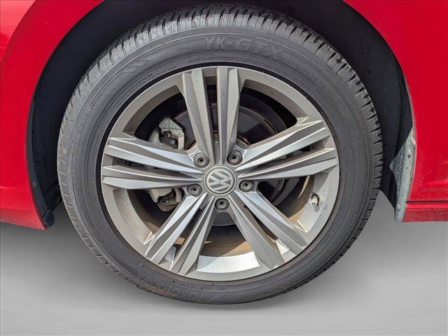Used 2019 Volkswagen Jetta R-Line w/ R-Line Cold Weather Package FWD image 18
