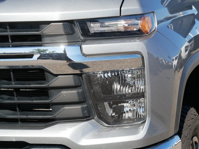 Used 2025 Chevrolet Silverado 2500 LT w/ Convenience Package AWD/4WD image 9
