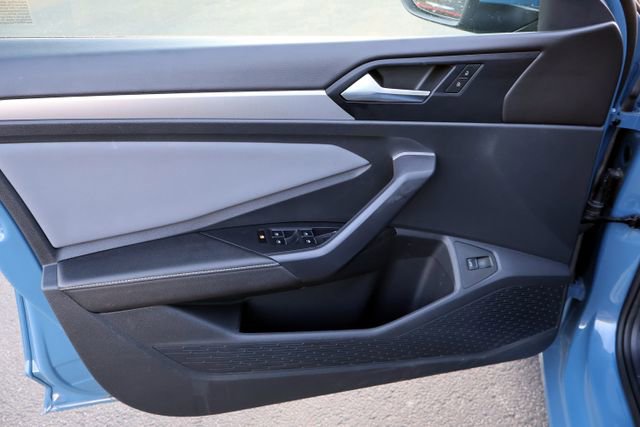 Used 2025 Volkswagen Jetta SE image 25