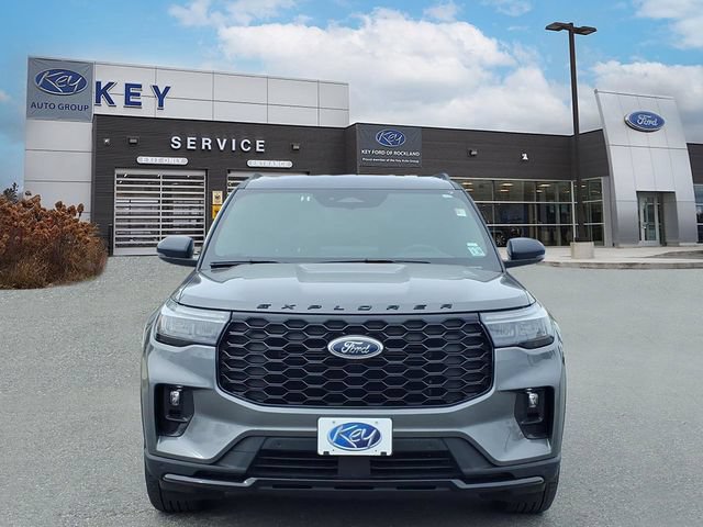 Certified 2025 Ford Explorer ST-Line AWD/4WD image 2