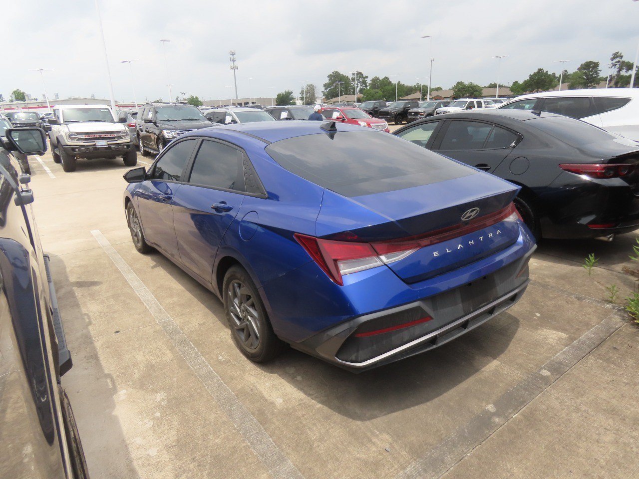 Used 2024 Hyundai Elantra SEL FWD image 14