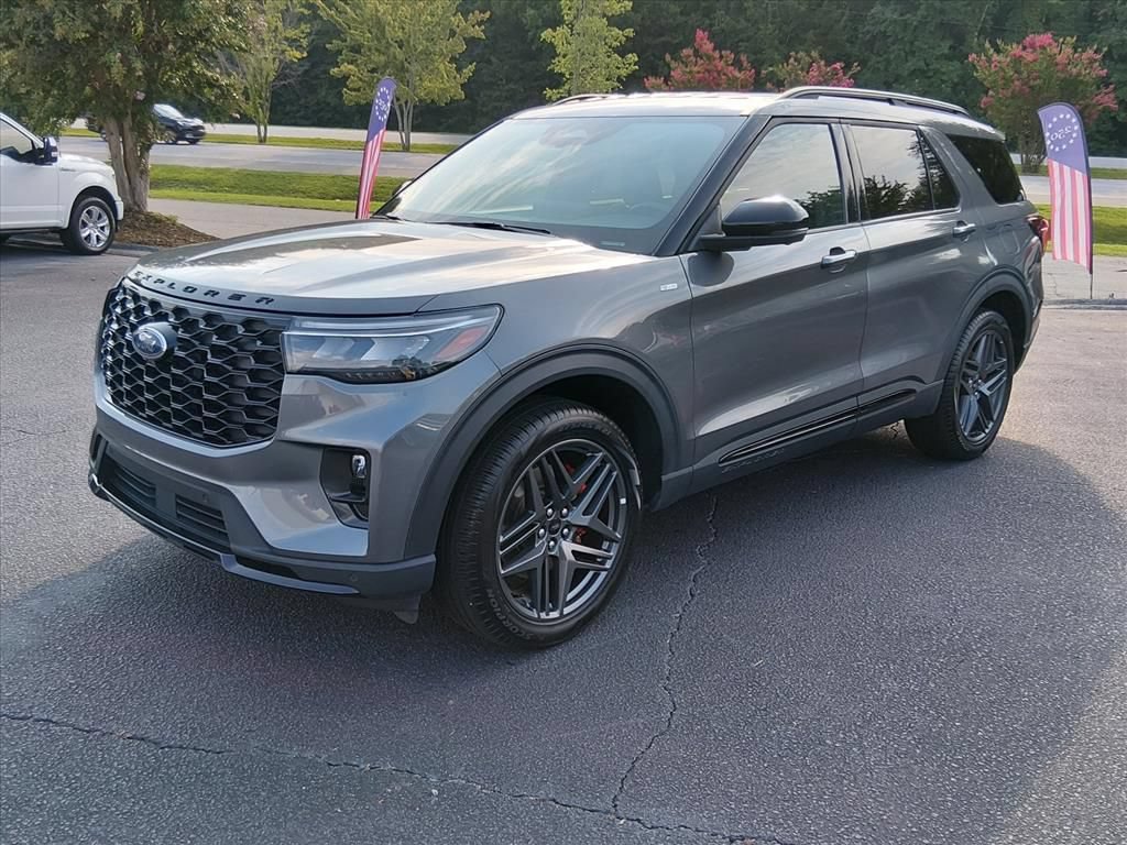 Certified 2025 Ford Explorer ST-Line w/ ST-Line Street Pack AWD/4WD image 8
