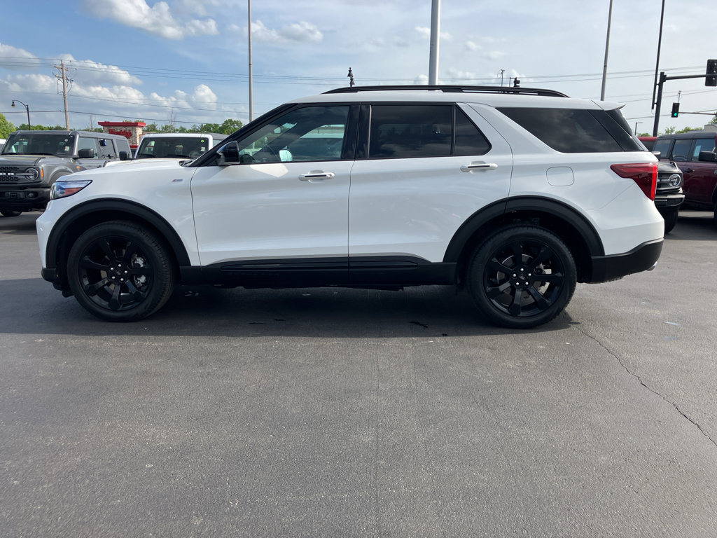 Certified 2023 Ford Explorer ST-Line w/ Class IV Trailer Tow Package AWD/4WD image 3