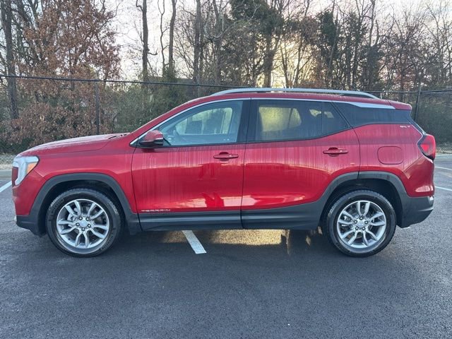 Used 2024 GMC Terrain SLT w/ LPO, Cargo Package image 2