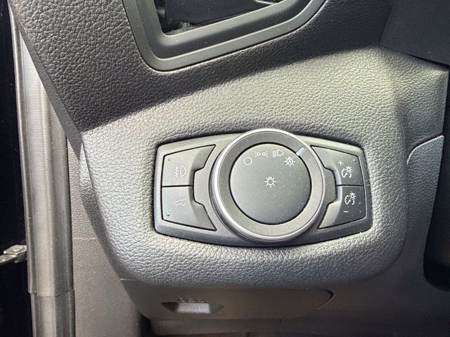 Certified 2018 Ford Escape SE w/ SE Sync 3 Package AWD/4WD image 19