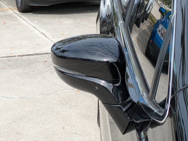 Used 2025 Chrysler Pacifica Select image 10